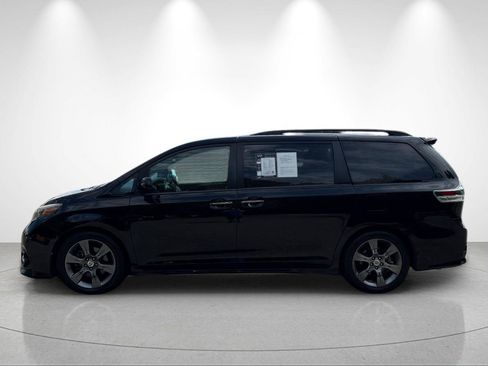 Used 2016 Toyota Sienna SE Premium FWD image 2