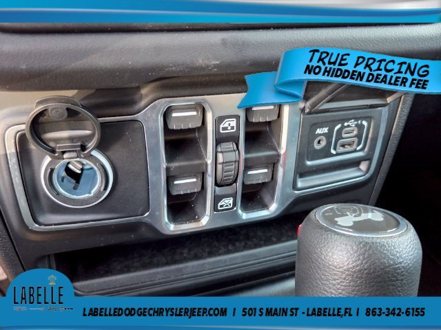 Used 2026 Jeep Wrangler Unlimited Sahara AWD/4WD image 27