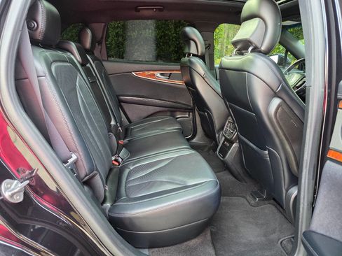 Used 2019 Lincoln Nautilus Reserve image 37