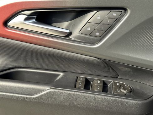 New 2026 Chevrolet Equinox EV RS image 18