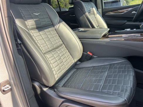 Certified 2024 Cadillac Escalade Sport Platinum w/ Heavy-Duty Trailer Package AWD/4WD image 29