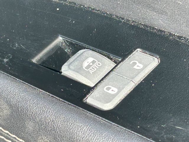 Used 2024 Jeep Wagoneer Series II AWD/4WD image 36
