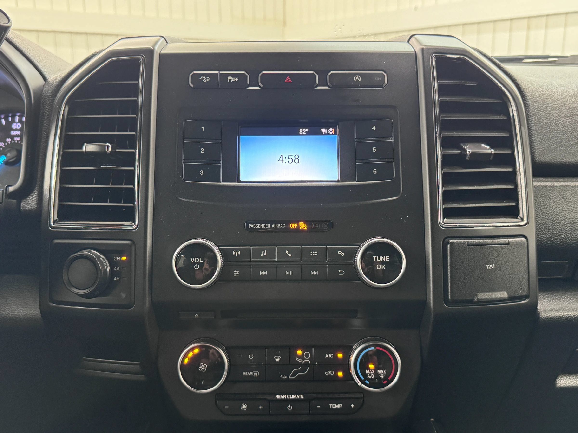 Used 2018 Ford Expedition XL AWD/4WD image 18