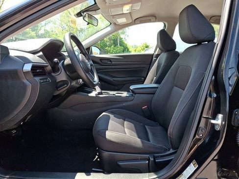 Used 2024 Nissan Altima 2.5 S FWD image 13