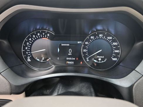 Used 2019 Lincoln MKZ Premiere FWD image 17