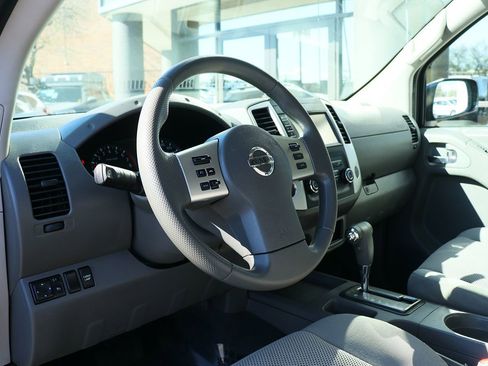 Used 2019 Nissan Frontier SV image 39