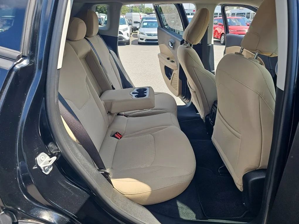 Used 2018 Jeep Compass Sport FWD image 19