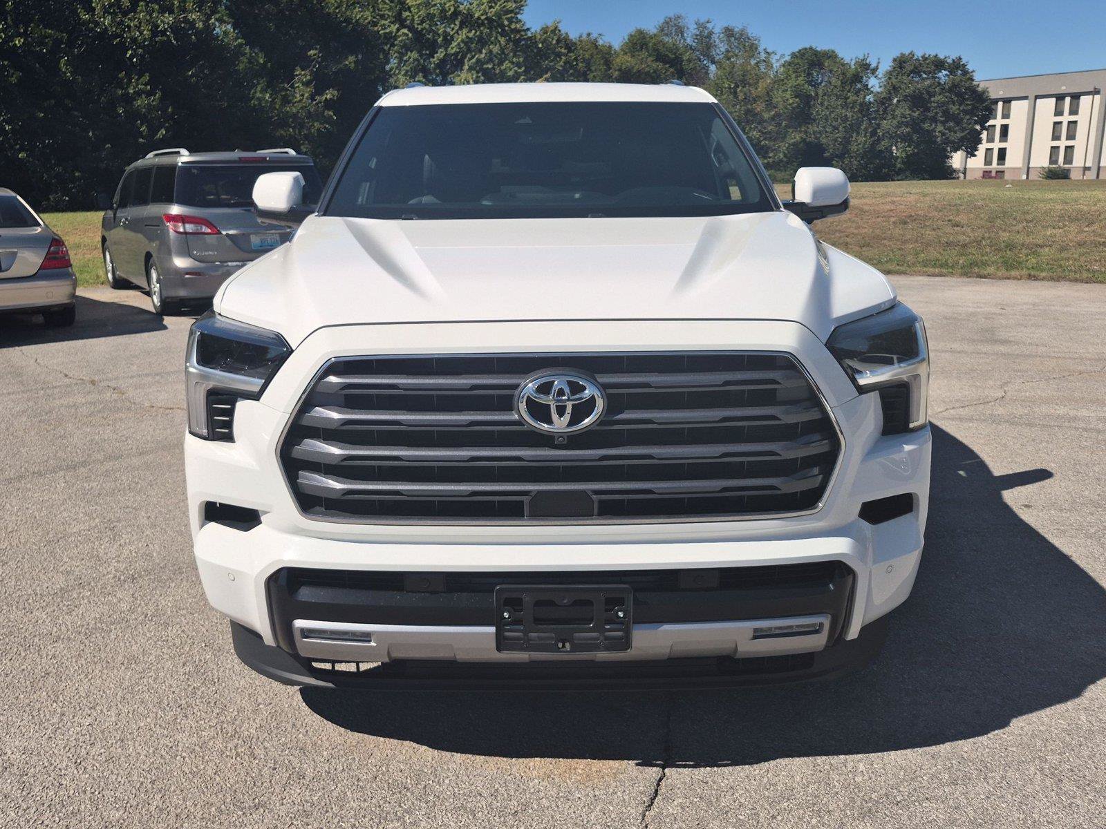 Used 2025 Toyota Sequoia Limited AWD/4WD image 8