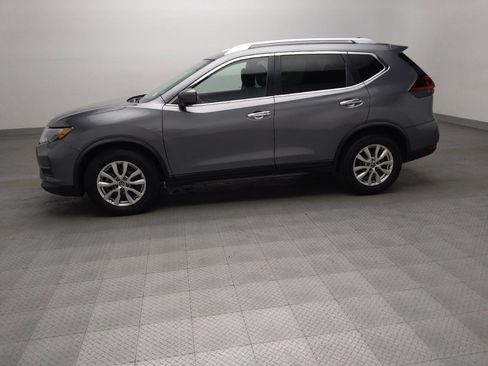 Used 2020 Nissan Rogue SV FWD image 2