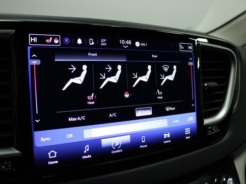 Used 2024 Chrysler Pacifica Touring-L image 26