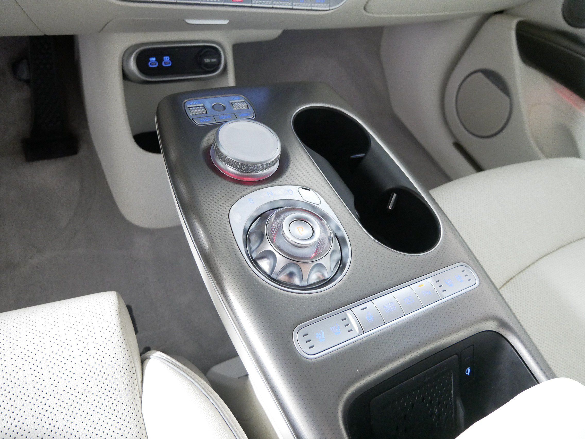 Certified 2023 Genesis GV60 Advanced AWD/4WD image 24