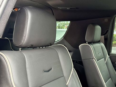 Certified 2024 Cadillac Escalade ESV Premium Luxury w/ Performance Package AWD/4WD image 27