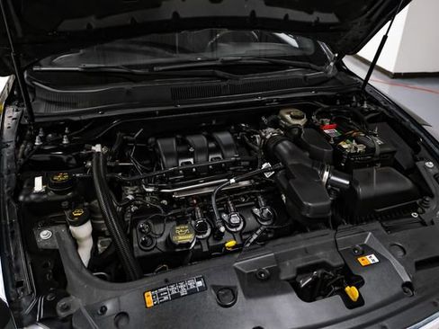 Used 2015 Ford Taurus Limited FWD image 45