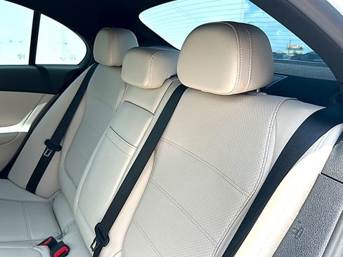 Used 2025 Mercedes-Benz C 300 Sedan image 20