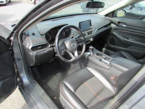 Used 2020 Nissan Altima 2.5 SR w/ Premium Package image 12