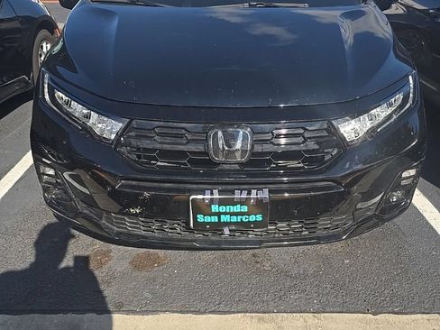 Used 2025 Honda Odyssey Elite image 2