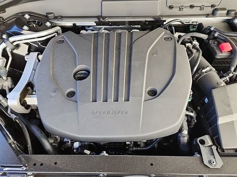 Certified 2025 Volvo XC60 B5 Core w/ Climate Package image 16