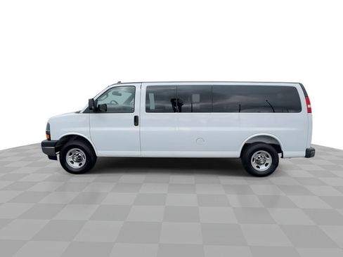 Used 2025 Chevrolet Express 3500 LT w/ LT Preferred Equipment Group RWD image 5
