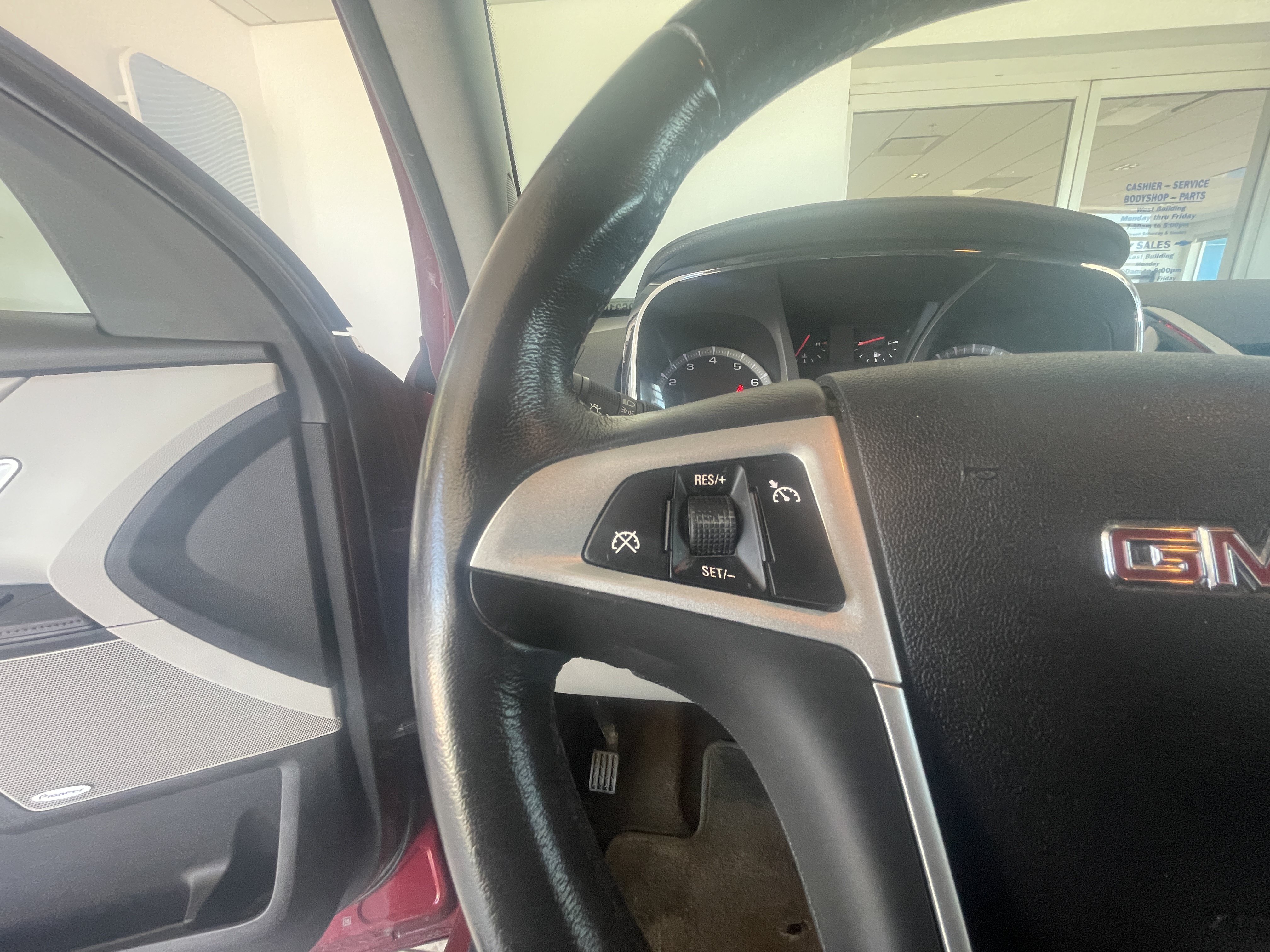 Used 2010 GMC Terrain SLT AWD/4WD image 13
