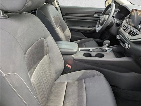 Used 2025 Nissan Altima 2.5 SV image 26