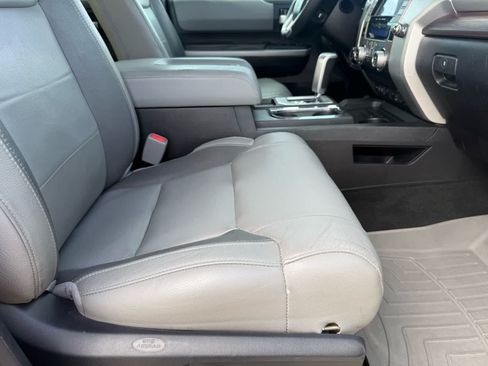 Used 2021 Toyota Tundra Limited w/ Limited Premium Package AWD/4WD image 30