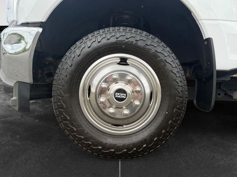 Used 2018 Ford F350 XLT image 9