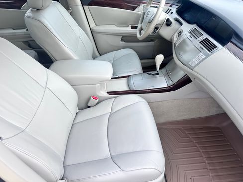 Used 2009 Toyota Avalon XLS image 9