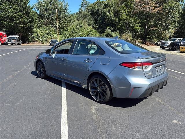 Used 2023 Toyota Corolla SE w/ Carpet Mat Package (TMS) FWD image 3