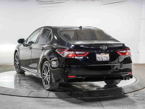 Certified 2024 Toyota Camry SE FWD image 3
