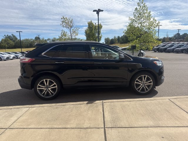 Used 2019 Ford Edge Titanium FWD image 5