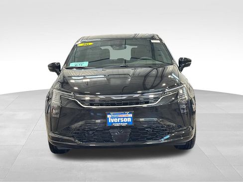 New 2027 Chrysler Pacifica Select AWD/4WD image 2
