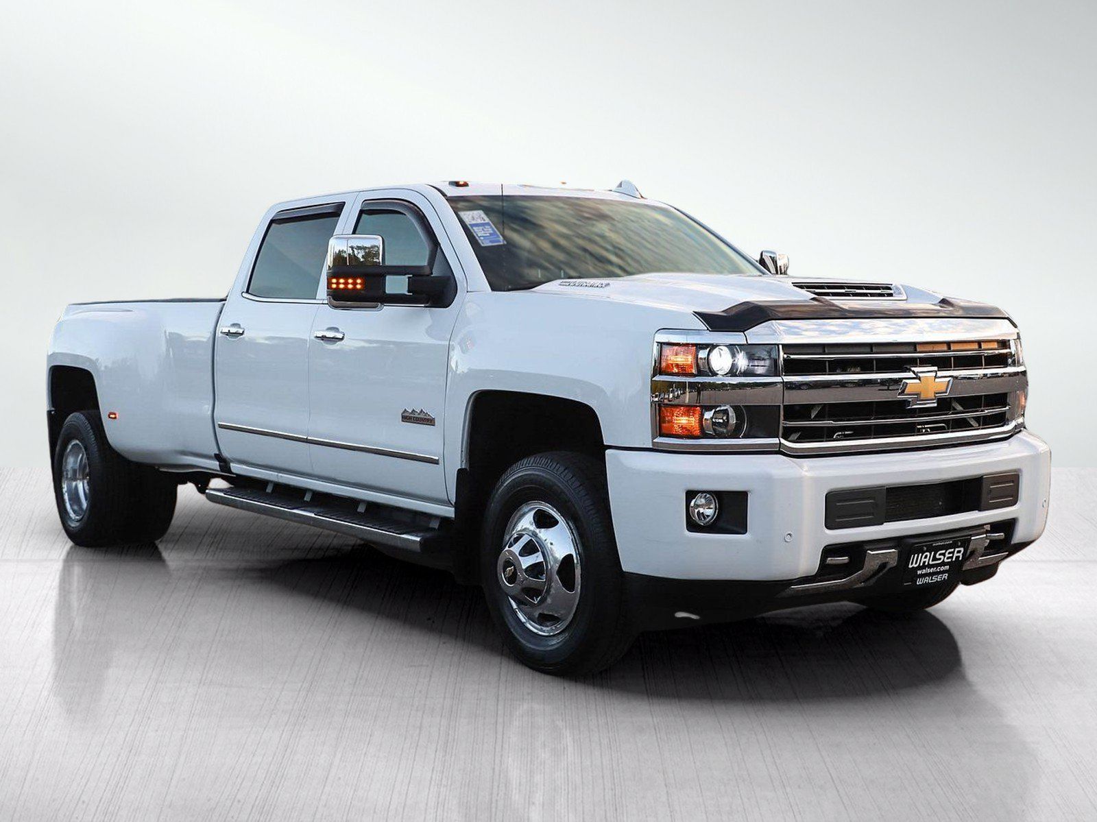 Used 2018 Chevrolet Silverado 3500 High Country w/ Duramax Plus Package AWD/4WD image 7