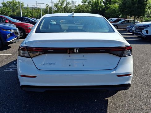 Certified 2025 Honda Accord LX image 5