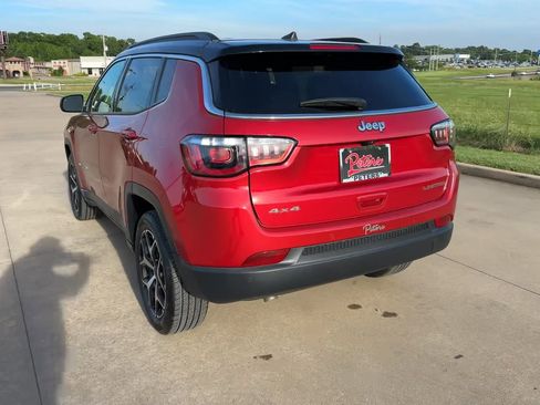Used 2025 Jeep Compass Limited AWD/4WD image 7