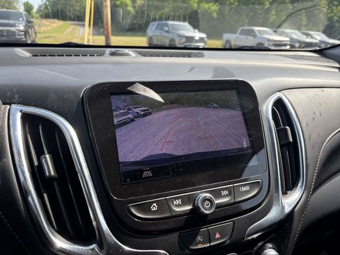 Used 2022 Chevrolet Equinox Premier image 20