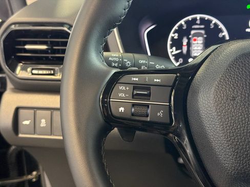 Used 2025 Honda Pilot Touring image 23