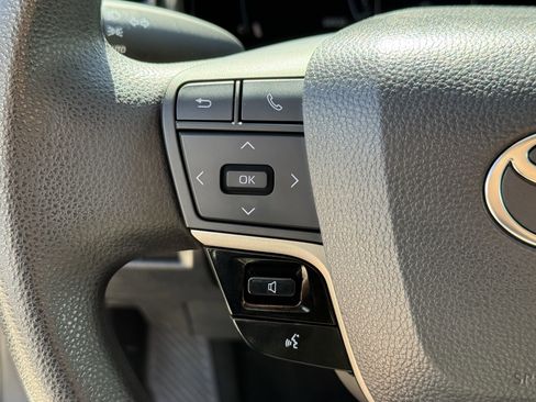 Used 2025 Toyota Camry LE image 17