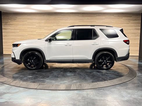 Used 2025 Honda Pilot Black Edition image 19