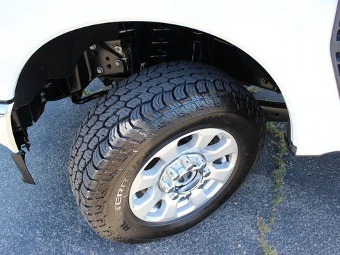Used 2024 Ford F250 XLT w/ FX4 Off-Road Package AWD/4WD image 4