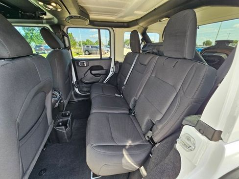Used 2022 Jeep Wrangler Unlimited Sport AWD/4WD image 17