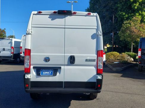 Used 2025 RAM ProMaster 2500 FWD image 4