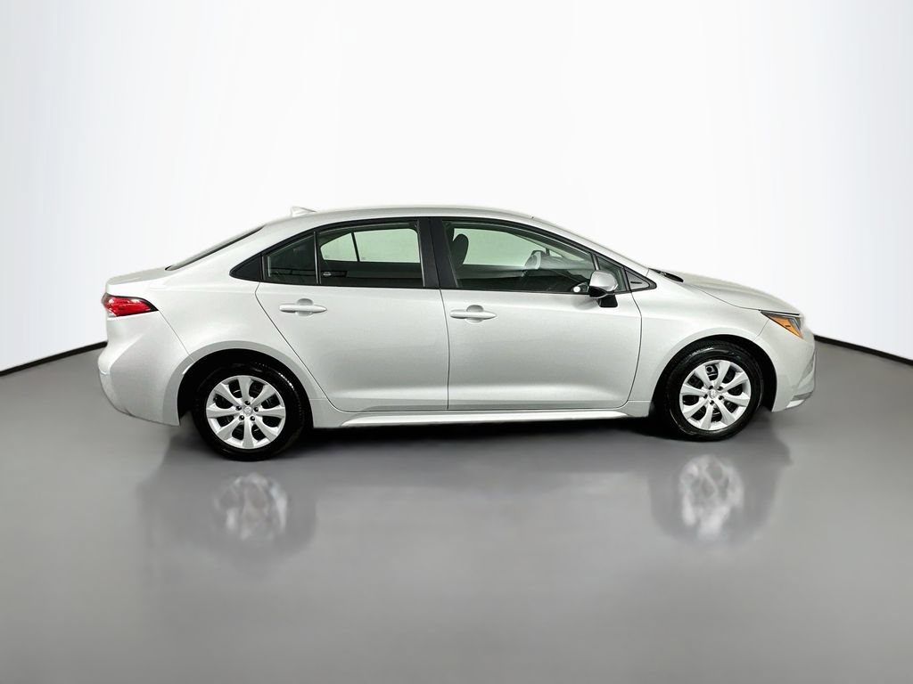 Used 2024 Toyota Corolla LE FWD image 4