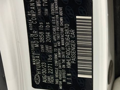 Certified 2024 Hyundai Elantra Limited image 29