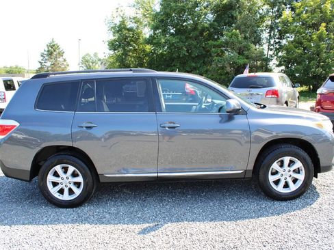 Used 2013 Toyota Highlander Plus AWD/4WD image 6