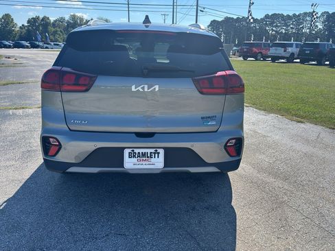 Certified 2022 Kia Niro LXS image 5