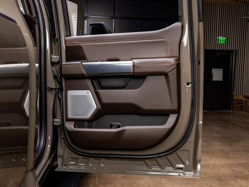 Used 2026 Ford F250 King Ranch w/ Chrome Package image 38