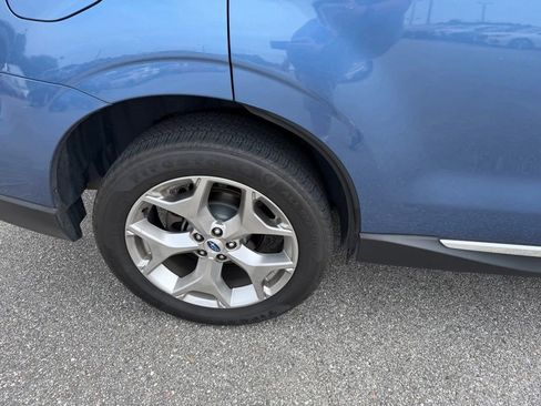 Used 2017 Subaru Forester 2.5i Touring AWD/4WD image 4