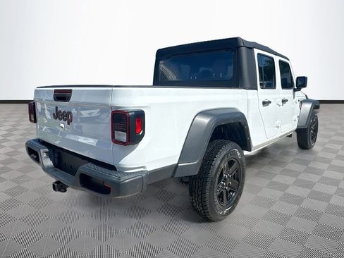 Used 2022 Jeep Gladiator Sport AWD/4WD image 6