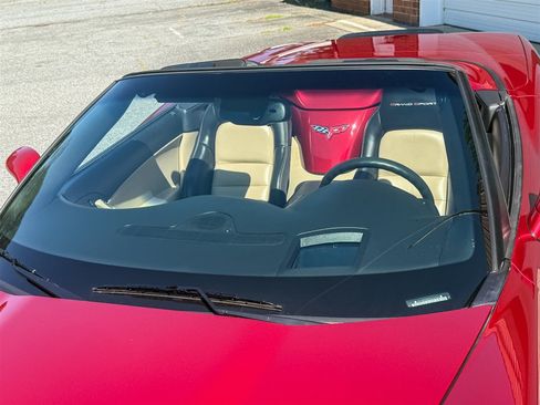 Used 2010 Chevrolet Corvette Grand Sport w/ Preferred Equipment Group RWD image 16