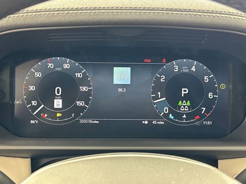 Used 2025 Land Rover Discovery S AWD/4WD image 18